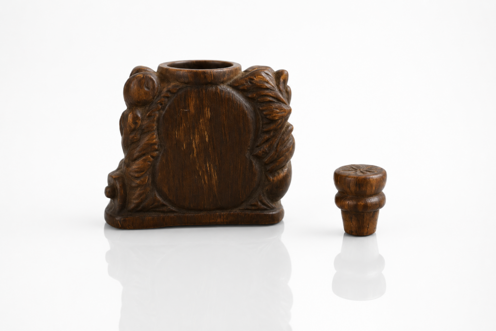 Räucherstäbchenhalter aus versteinertem Holz